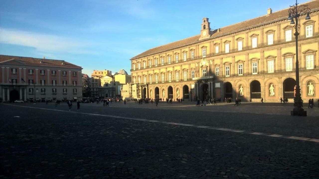 B&B Simy Napoli Bagian luar foto