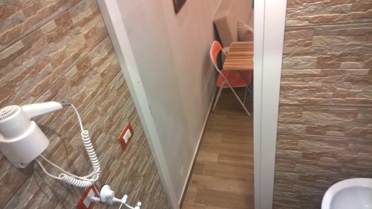 B&B Simy Napoli Bagian luar foto