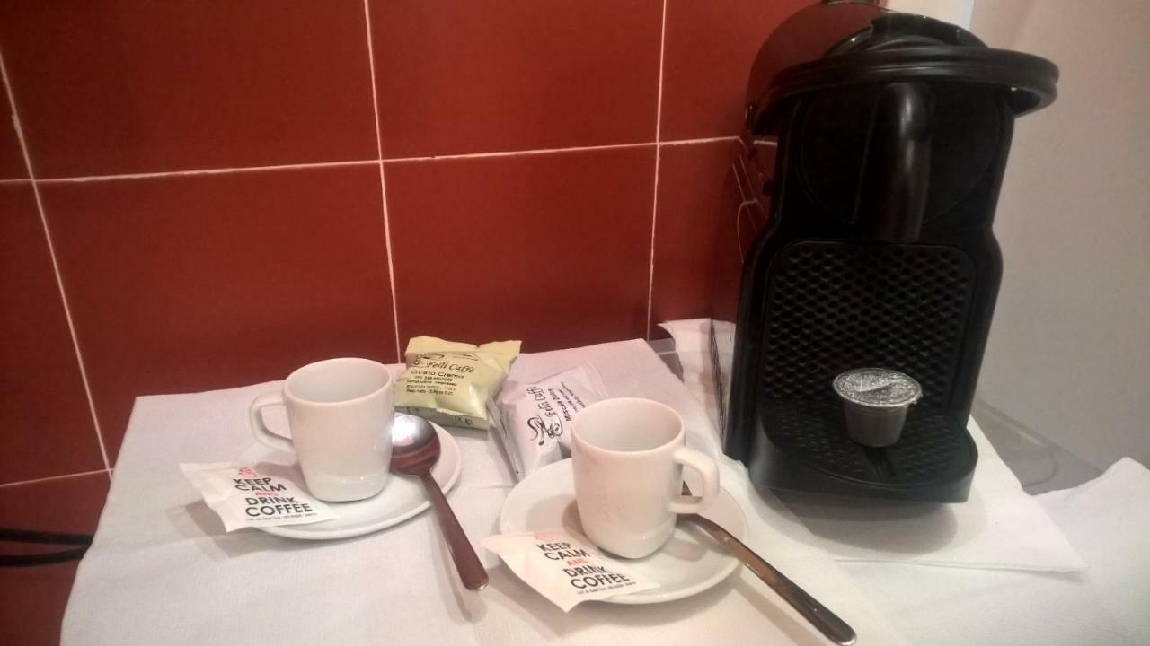 B&B Simy Napoli Bagian luar foto