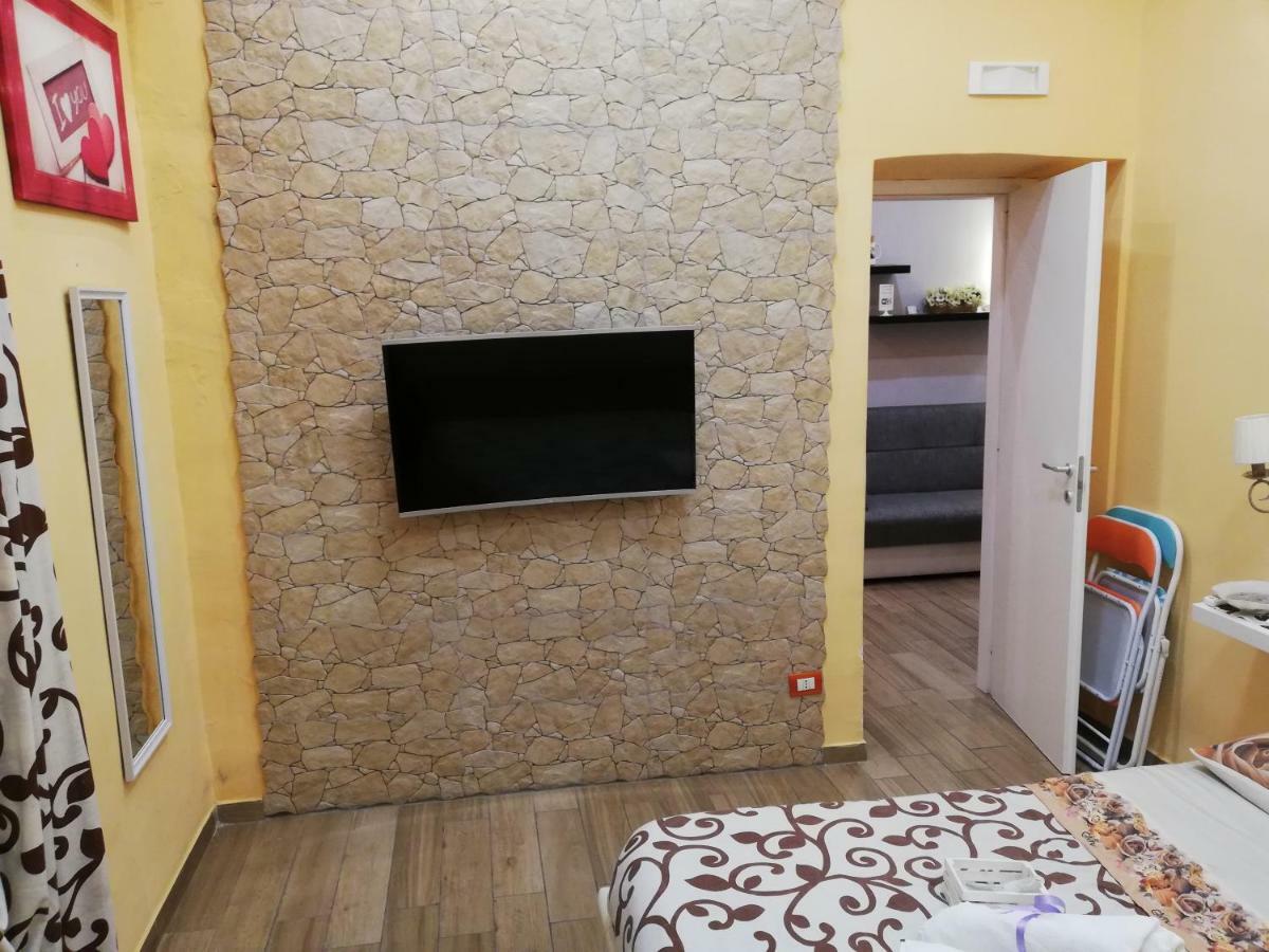 B&B Simy Napoli Bagian luar foto