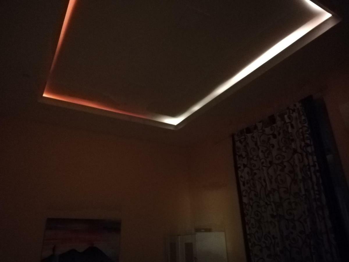 B&B Simy Napoli Bagian luar foto