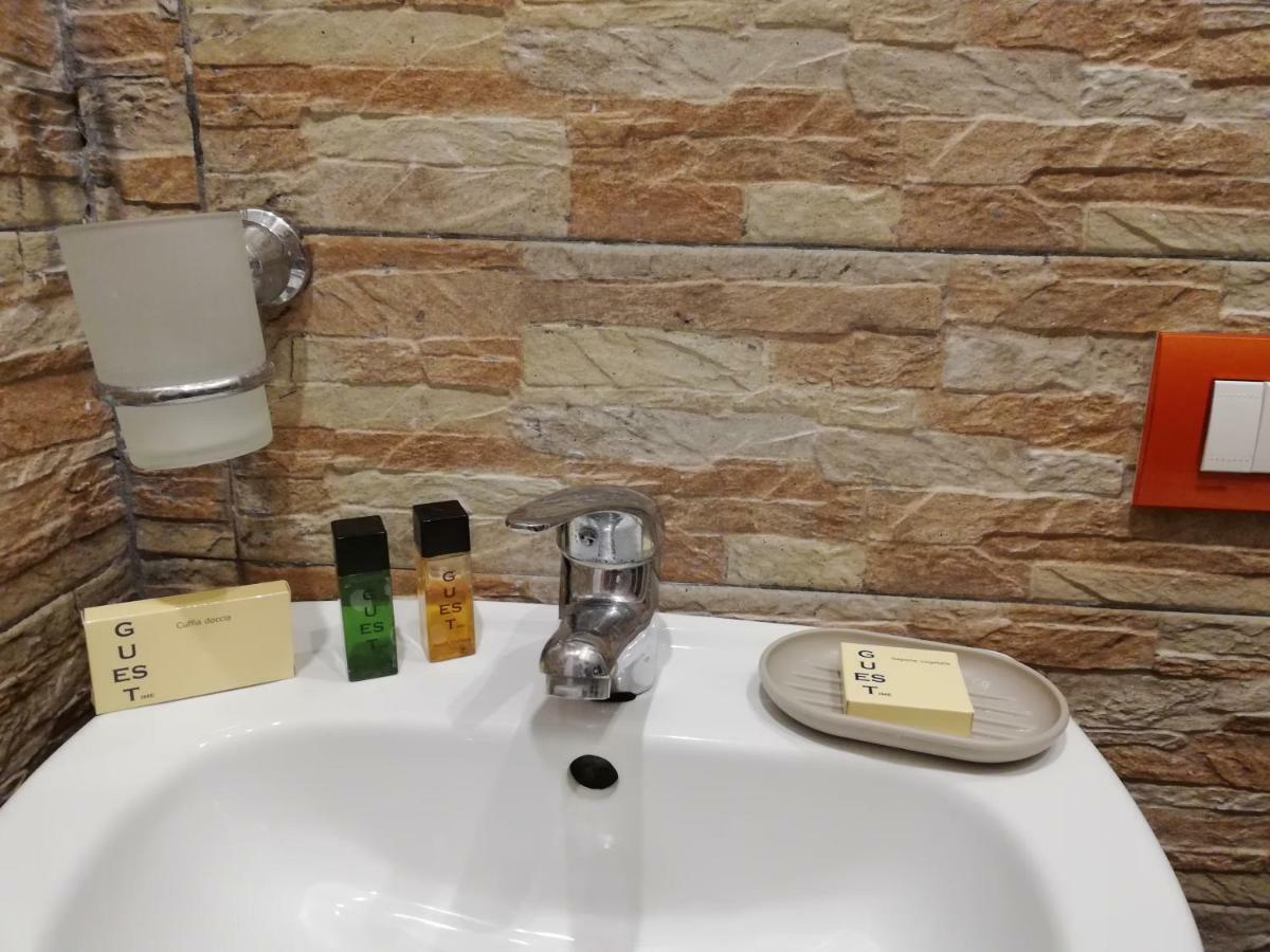 B&B Simy Napoli Bagian luar foto