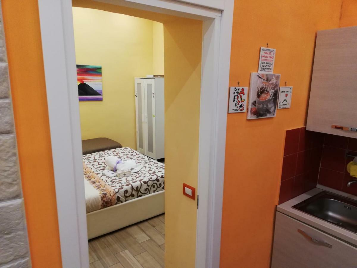 B&B Simy Napoli Bagian luar foto